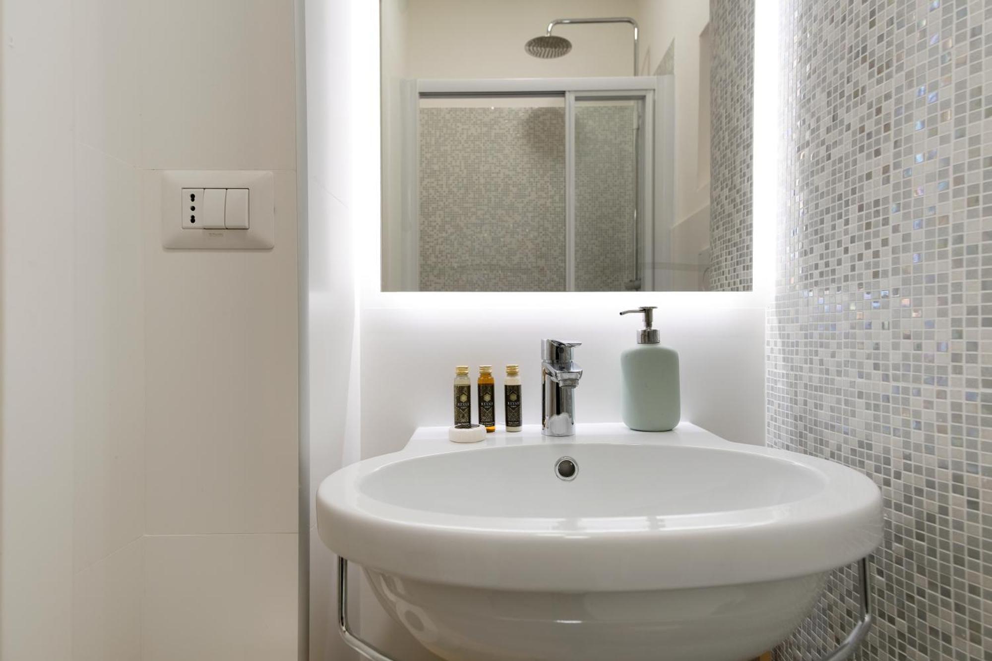 Appartement Elegantis Trastevere Modern - Comfort In Charming District *